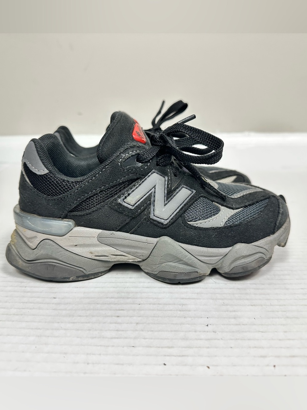 New Balance 9060 Kids Size 13.5 Wide